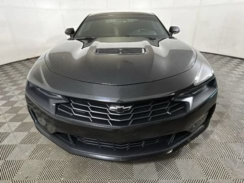 Used 2022 Chevrolet Camaro LT w/ Technology Package RWD image 7