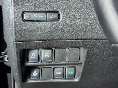 Certified 2022 Nissan Rogue Sport SL FWD image 10