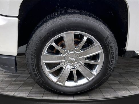 Used 2017 Chevrolet Silverado 1500 High Country image 9