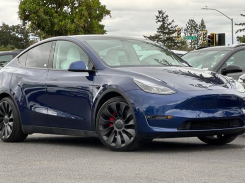 Used 2022 Tesla Model Y Performance AWD/4WD image 2