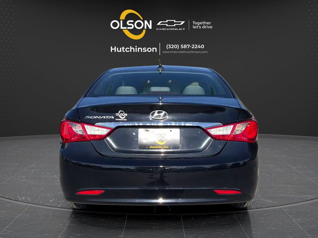 Used 2011 Hyundai Sonata GLS FWD image 4
