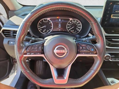 Used 2023 Nissan Altima 2.0 SR FWD image 16