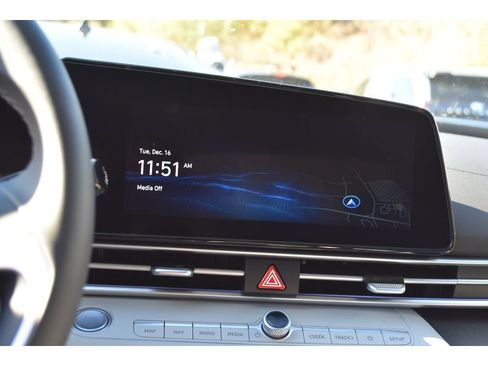 New 2026 Hyundai Elantra Limited image 22