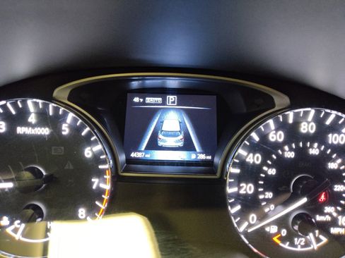 Used 2020 Nissan Pathfinder SL AWD/4WD image 23
