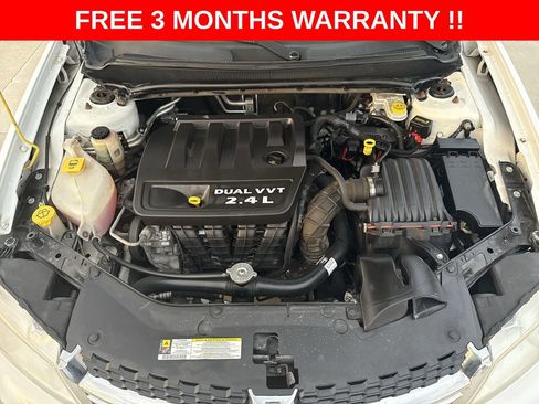 Used 2013 Dodge Avenger SE image 11