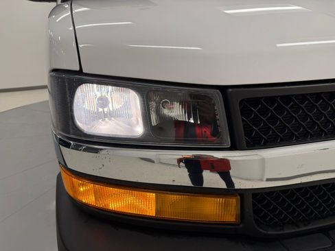 Used 2023 Chevrolet Express 2500 Work Van w/ Driver Convenience Package image 29