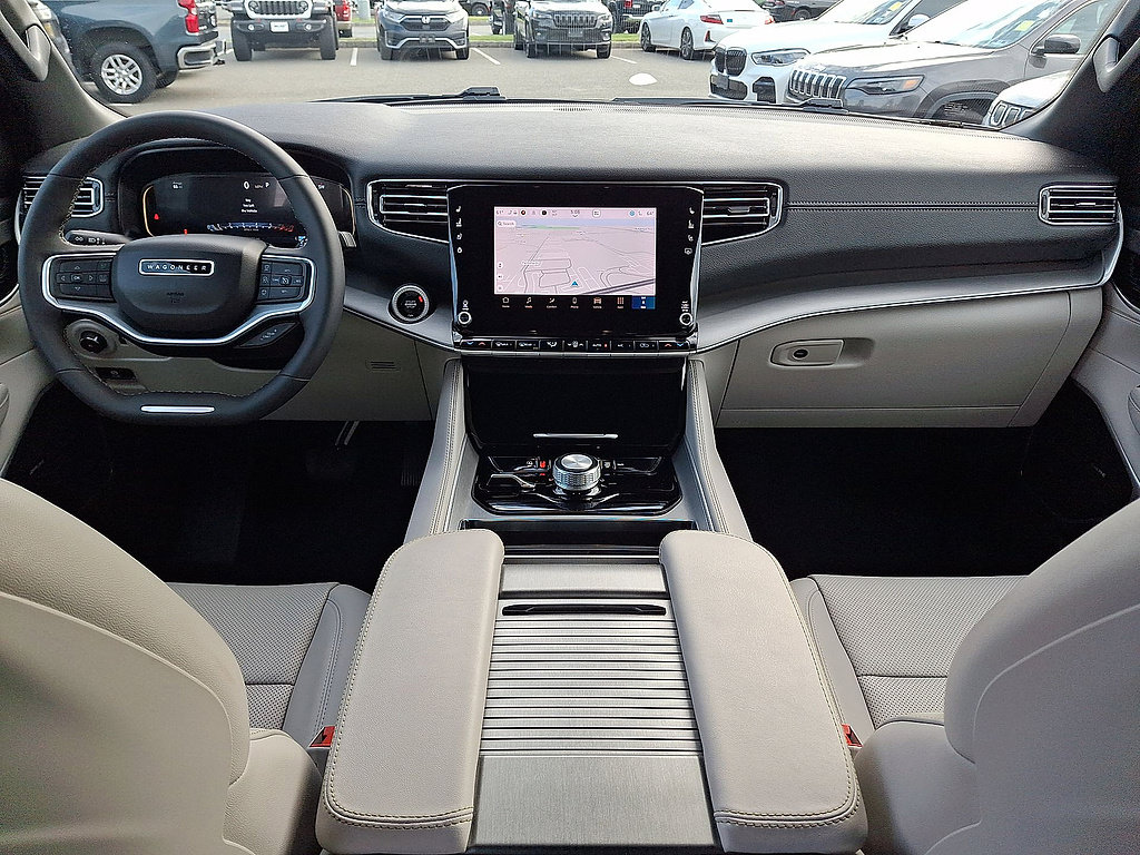 Used 2025 Jeep Wagoneer 4WD image 10