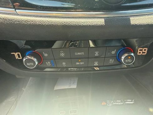 Used 2022 Buick Enclave Premium w/ Experience Buick Package AWD/4WD image 12