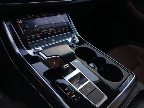 Used 2022 Audi Q8 Premium Plus w/ Premium Plus Package image 20