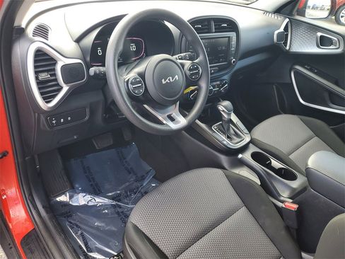 Used 2024 Kia Soul LX w/ Option Group 015 image 6