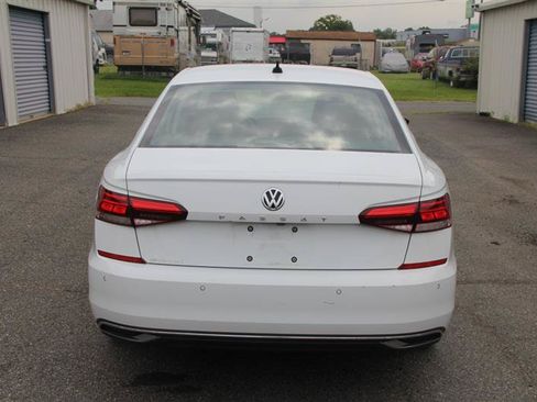 Used 2022 Volkswagen Passat 2.0T FWD image 6