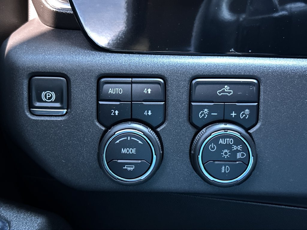 Used 2025 Chevrolet Silverado 1500 LT Trail Boss w/ Protection Package AWD/4WD image 14
