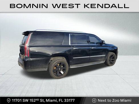 Used 2019 Cadillac Escalade ESV Premium Luxury image 7