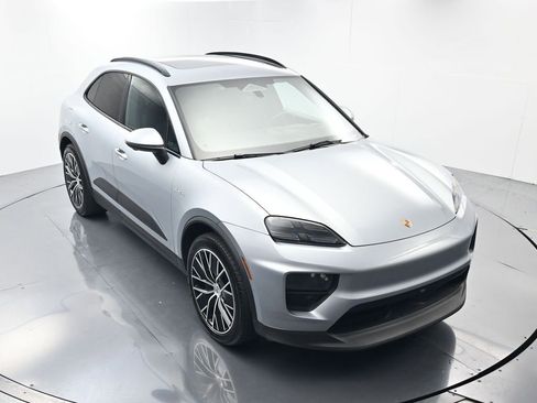 Certified 2025 Porsche Macan Electric RWD image 43