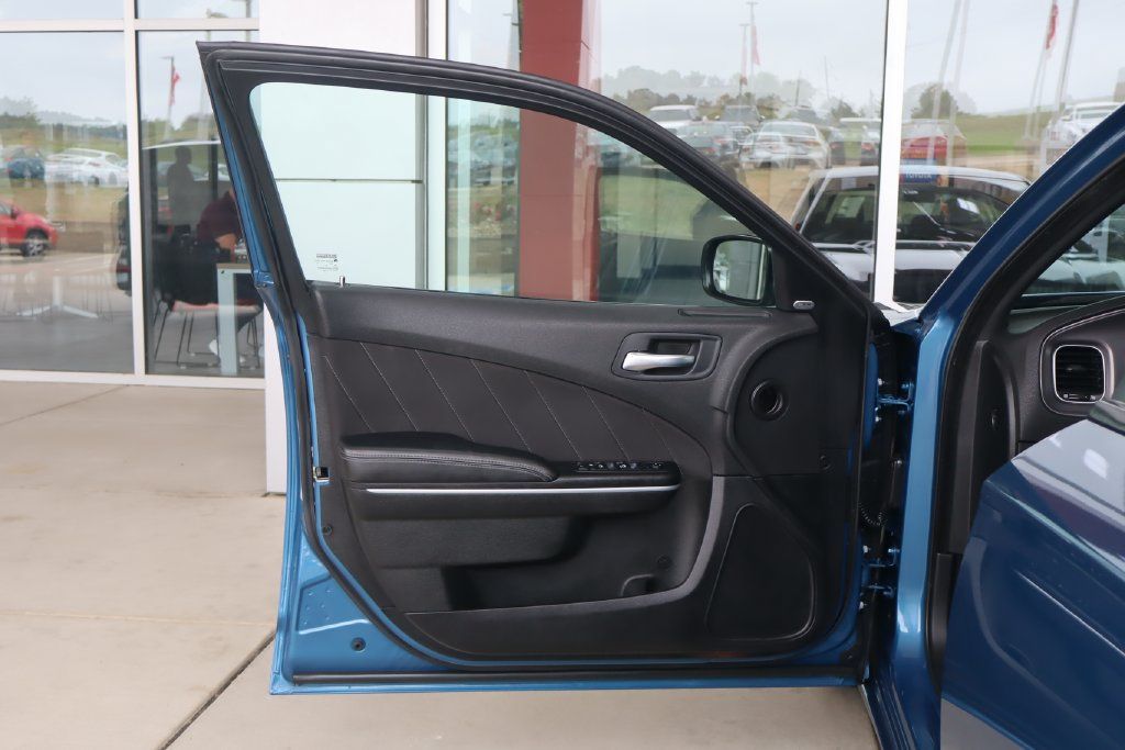 Used 2023 Dodge Charger SXT RWD image 13