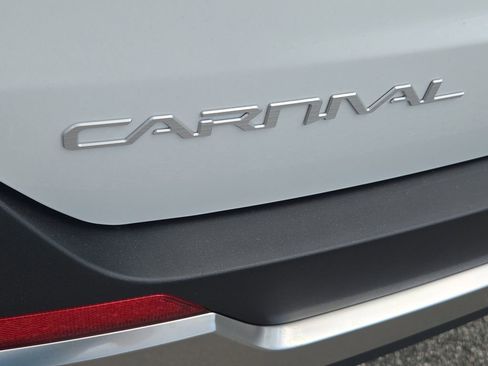 New 2026 Kia Carnival SX image 11