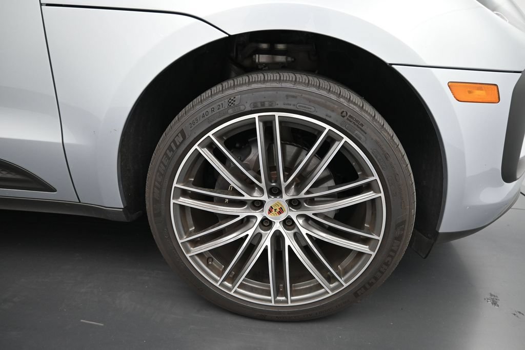 Certified 2026 Porsche Macan AWD/4WD image 31
