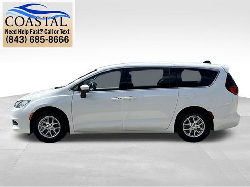 Used 2023 Chrysler Voyager LX FWD image 15