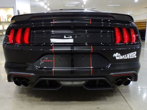 Used 2018 Ford Mustang GT RWD image 12