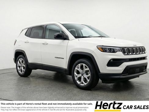 Used 2025 Jeep Compass Latitude AWD/4WD image 1