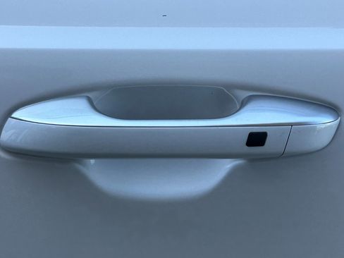 Used 2025 Kia Telluride S image 8