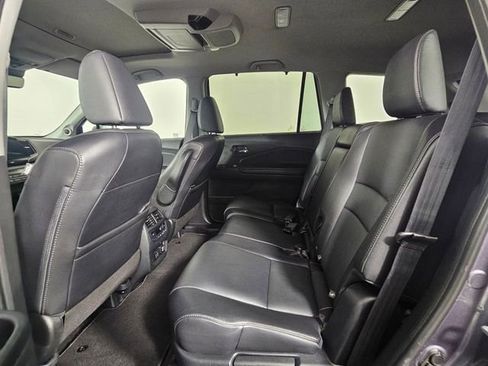 Used 2021 Honda Pilot Touring image 19