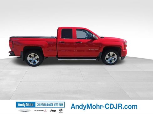 Used 2016 Chevrolet Silverado 1500 Custom w/ Custom Convenience Package AWD/4WD image 4