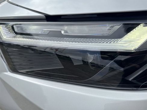 Used 2023 Toyota RAV4 SE image 10