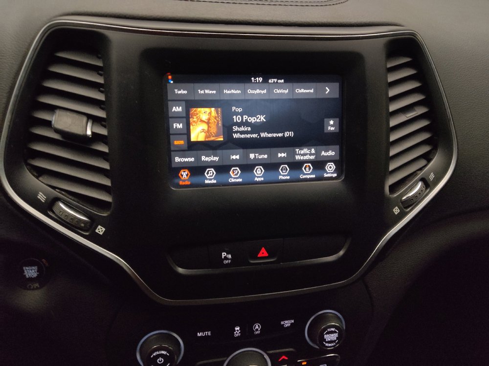 Used 2019 Jeep Cherokee Latitude Plus FWD image 25