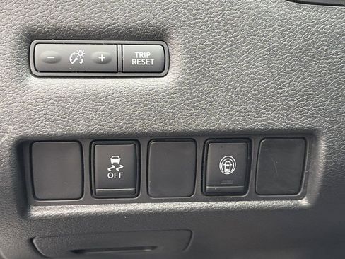 Used 2023 Nissan Murano S image 23