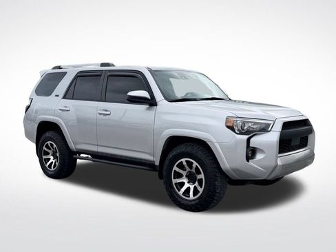 Used 2021 Toyota 4Runner SR5 AWD/4WD image 8
