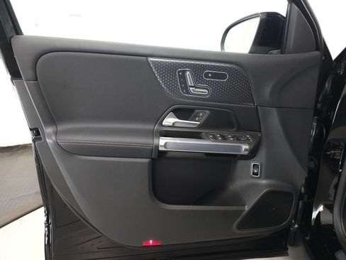 Certified 2026 Mercedes-Benz GLB 250 4MATIC image 5