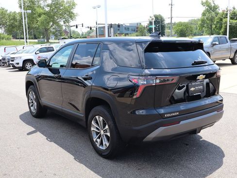 Used 2025 Chevrolet Equinox LT FWD image 26