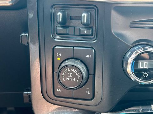 Used 2021 Ford F150 Lariat w/ Equipment Group 502A High AWD/4WD image 30