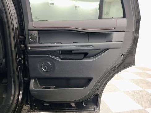 Used 2023 Ford Expedition Limited image 16