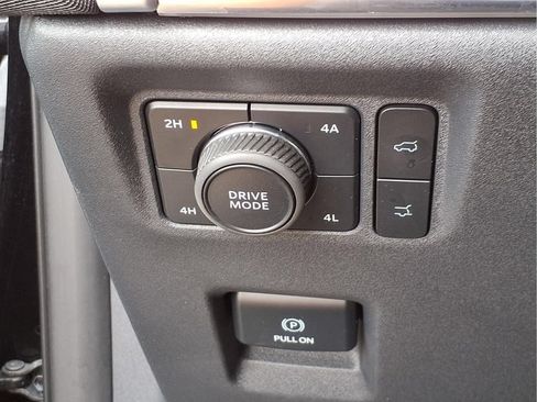 Used 2025 Ford Expedition Platinum AWD/4WD image 18