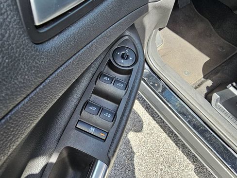Used 2016 Ford Escape SE w/ SE Chrome Package FWD image 16