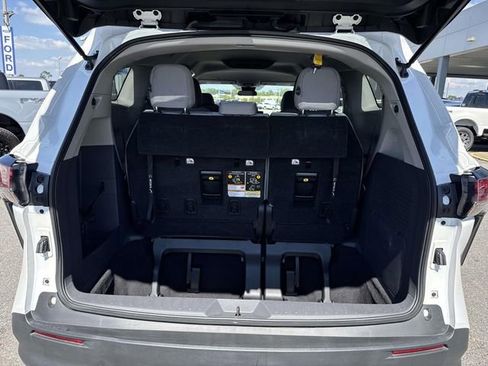 Used 2022 Toyota Sienna LE image 13