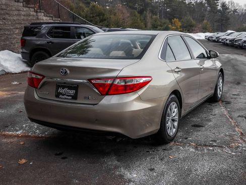 Used 2015 Toyota Camry LE image 5
