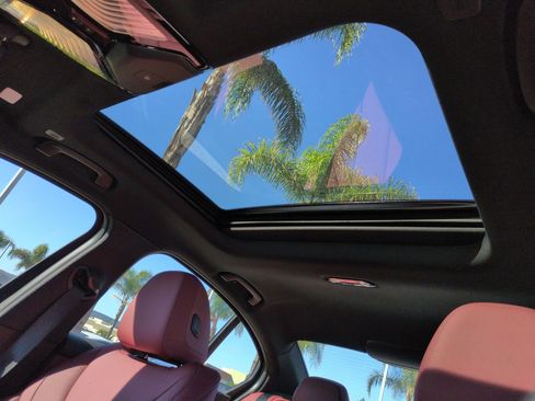 New 2026 BMW 330i Sedan w/ Convenience Package image 28