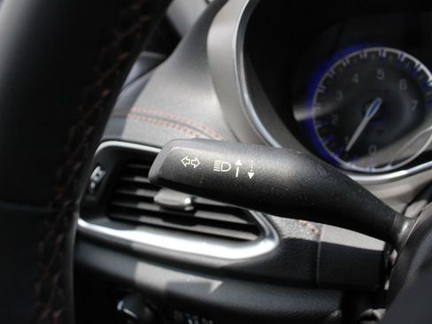 Used 2026 Chrysler Pacifica Pinnacle FWD image 11