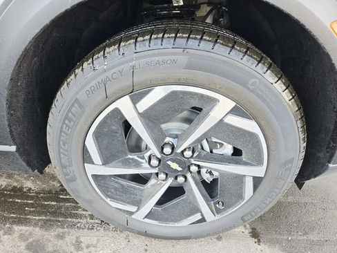 New 2026 Chevrolet Equinox EV LT image 13