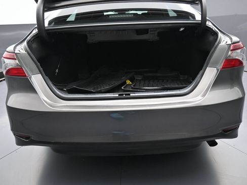 Used 2021 Toyota Camry LE AWD/4WD image 21