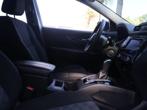 Used 2019 Nissan Rogue Sport SV AWD/4WD image 26