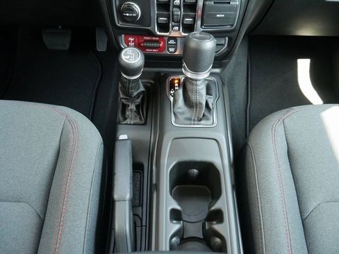 New 2025 Jeep Gladiator Rubicon w/ Convenience Group image 24