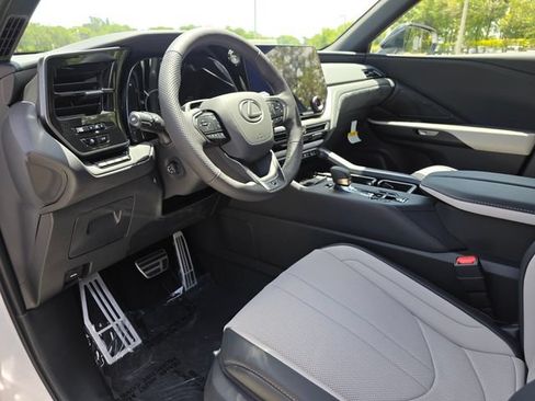 New 2026 Lexus TX 500h AWD image 25