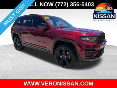 Used 2025 Jeep Grand Cherokee Altitude