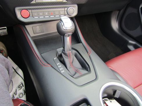 Used 2025 Ford Mustang GT Premium RWD image 17