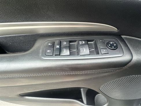 Used 2019 Dodge Durango SXT w/ 3rd Row Seating Group image 37