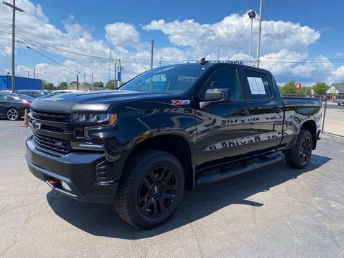 Used 2020 Chevrolet Silverado 1500 LT Trail Boss w/ Midnight Edition AWD/4WD image 7